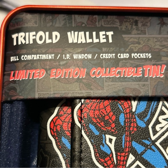 Sold Spider-Man Marvel Media Special Trifold Wallet in Red Collectors Tin - Picture 3 of 11